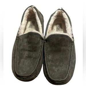 Ugg Ascot men’s leather shearling lined slipper